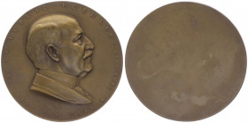 Bronzemedaille, o. Jahr
auf Dr. Ludwig Kössler, Präsident der Urania 1899 - 1924.. Wien
97,06g
stgl