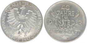 Silbermedaille, o. Jahr
auf die Verdienste für 40 Jahre Dienst, Kammer für Arbeiter und Angestellte für NÖ.. Wien
54,82g
stgl