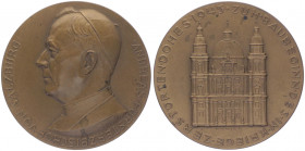 Bronzemedaille, o. Jahr
Erzbistum Salzburg. Andreas Rohracher, auf den Wiederaufbau des Domes.. 165,18g
vz