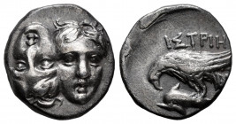 Moesia. Istros. Drachm. 256-240 BC. (SNG Stancomb-144). (SNG BM Black Sea-238). (Hgc-3.2). Anv.: Two young male heads facing inverted. Rev.: IΣTPIH ab...