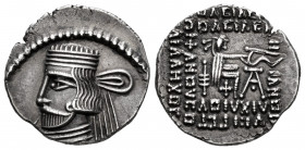Kingdom of Parthia. Vardanes I. Drachm. 38-46 BC. Mithradatkart. (Sellwood-64.31). (Shore-353). (Sunrise-414). Anv.: Diademed and draped bust to left....