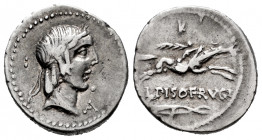 Calpurnius. L. Calpurnius Piso Frugi. Denarius. 90-89 BC. Rome. (Ffc-316). (Craw-340/1). (Cal-311r). Anv.: Laureate head of Apolo right, fractional si...