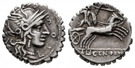 Cosconius. L. Cosconius M.f. Denarius. 118 BC. Narbo. (Ffc-652). (Craw-282/2). (Cal-514). Anv.: L. COSCO. M. F. X around head of Roma right. Rev.: Bit...