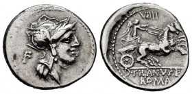 Junius. D. Junius Silanus L.f. Denarius. 91 BC. Rome. (Ffc-789). (Craw-337/3a). (Cal-869). Anv.: Head of Roma right, letter behind F. Rev.: Victoy in ...