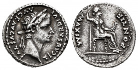 Tiberius. Denarius. 14-37 AD. Lugdunum. (Spink-1763). (Ric-26). Anv.: TI CAESAR DIVI AVG F AVGVSTVS. Laureate head of Tiberius to the right. Rev.: PON...
