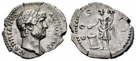 Hadrian. Denarius. Rome. (Ric-173). (Bmcre-400). (Rsc-335). Anv.: HADRIANVS AVGVSTVS, laureate bust right, with slight drapery over far shoulder. Rev....