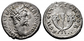 Septimius Severus. Denarius. 194-195 AD. Emesa. (Ric-IV 374a). (Rsc-141b). Anv.: IMP CAE L SEP SE-V PERT AVG COS II. Laureate head to right. Rev.: FEI...