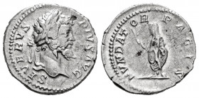 Septimius Severus. Denarius. 202-210 AD. Rome. (Ric-265). (Rsc-205). Anv.: SEVERVS PIVS AVG, laureate head to right. Rev.: FVNDATOR PACIS, emperor, ve...