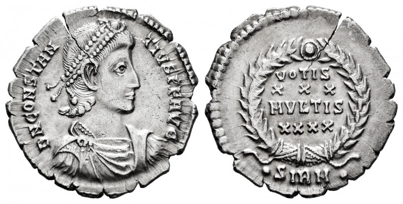 Constantius II. Siliqua. 353-354 AD. Sirmium. (Ric-VIII 15). (Rsc-342/3e). Anv.:...