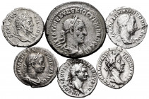 Lot of 6 different coins of the Roman Empire, 5 denarius and 1 tetradrachm. TO EXAMINE. Choice F/VF. Est...120,00. 


 SPANISH DESCRIPTION: Lote de...