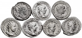 Lot of 7 different antoninians from the Roman Empire. TO EXAMINE. VF/Choice VF. Est...150,00. 


 SPANISH DESCRIPTION: Lote de 7 antoninianos difer...