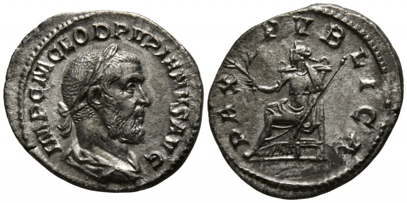Pupienus AD 238. Rome
Denarius Æ

18mm., 1,63g.

IMP C M CLOD PVPIENVS AVG,...
