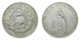 Guatemala. 1/2 quetzal 1925 (km#241.1) 16,63 g AR. 
mbc