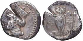 435-370 a.C. PONTOS. Amisos (Circa . HGC 7, 229. Cabeza de Hera a la izquierda, vistiendo stephanos ornamentados. Rev: KT - H / ΠEIP. Búho, con las al...