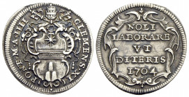 ROMA. Clemente XI (1700-1721) Giulio 1704/ IV (g. 2,92). Stemma R/ NOLI/ LABORARE / VT/ DITERIS/ 1704. Munt. 91 AR RARO - SPL