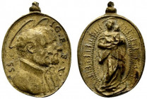 Medaglia (sec. XVII) (mm. 27x18). Busti accollati dei SS. Ignazio e Francesco Saverio a ds. R/ L’Assunta. AE - +BB