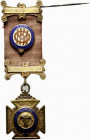 Distintivo-badge massoneria inglese con smalti 1953 (Northamptonshire) ROYAL ANTEDILUVIAN ORDER OF BUFFALOES, Stemma in ottone e smalti con nastro ros...