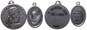 Lotto n.2 medagliette con la raffigurazione di Padre Pio di diverse forme - con appiccagnolo - 

n.a.

 Worldwide shipping