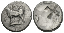 Greek 
THRACE, Byzantion. Circa 387/6-340 BC. AR Siglos 5.1gr. 17.4mm.
 Bull standing left on dolphin left / Quadripartite incuse square. Schönert-Gei...