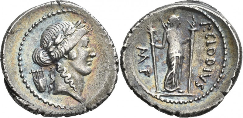Publius Clodius Turrinus (42 v.Chr.): Denar, Rom. Lorbeerkopf des Apollo nach Re...