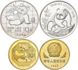 China - Volksrepublik: 2 x 10 Yuan / 1 OZ Panda in Silber aus den Jahren 1990 (KM# 276) und 1989 (KM# A221), dazu noch 1 x 1 Yuan Panda in Messing (KM...