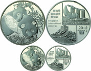 China - Volksrepublik: Lot 2 Medaillen: 1 x 1 OZ Silber Panda 2012 + 1 x 5 OZ Silber Panda anlässlich der Münzenmesse 2012 in Singapur (Singapore Inte...