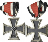Orden & Ehrenzeichen: Drittes Reich, Eisernes Kreuz 1939 II. Klasse, Messing versilbert (unmagnetisch), mit Öse, Ring am schwarz-weiß-rotem Band. OEK ...
