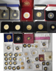 Alle Welt: Umfangreiche Sammlung Goldmünzen aus aller Welt. Dabei die Kleinsten Goldmünzen der Welt mit 0,5g Gewicht, Münzen zu 1g, Unzenteile, aber a...