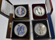 Alle Welt: Lot 4 großformatige Silbermünzen (2 x 5 OZ und 2 x 4 OZ) folgender Länder: Namibia, 20 Dollars 1998, Marine Life Protection, Wale, teilcolo...