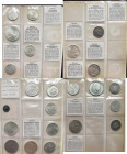 Alle Welt: 3 Alben mit Münzen aus aller Welt, querbeet gesammelt, überwiegend 20. Jhd., darunter einige Silbermünzen.
 [differenzbesteuert]