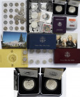 Alle Welt: Sammlung diverser Münzen, dabei: Estland 10 Krooni 1992 (Olympiade Barcelona + Schwalbe, KM# 25+26), Lettland 10 Latu 1993 (75 Jahre Republ...