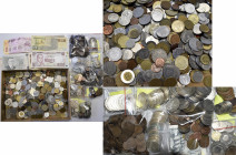 Alle Welt: Urlaubsgeld PLUS: Eine Schachtel mit ca. 2,5kg Weltmünzen (sogenannte Kiloware), dabei noch paar Währungen wie DM, CHF, GBP extra getütet, ...