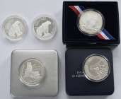 Alle Welt: Kleines Konvolut 5 Silbermünzen, dabei 3 x Kasachstan 1 OZ (2009 + 2010 + 2015 Schneeleopard), Zypern 1 Pfund 2004 Aphrodite sowie USA 1 Do...