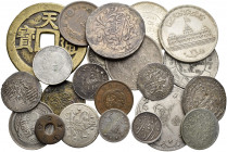 Asien: Lot 23 Münzen in Silber und Kupfer aus dem asiatischen Raum, u.a. British-India, Osmanisches Reich, China u.w.
 [differenzbesteuert]