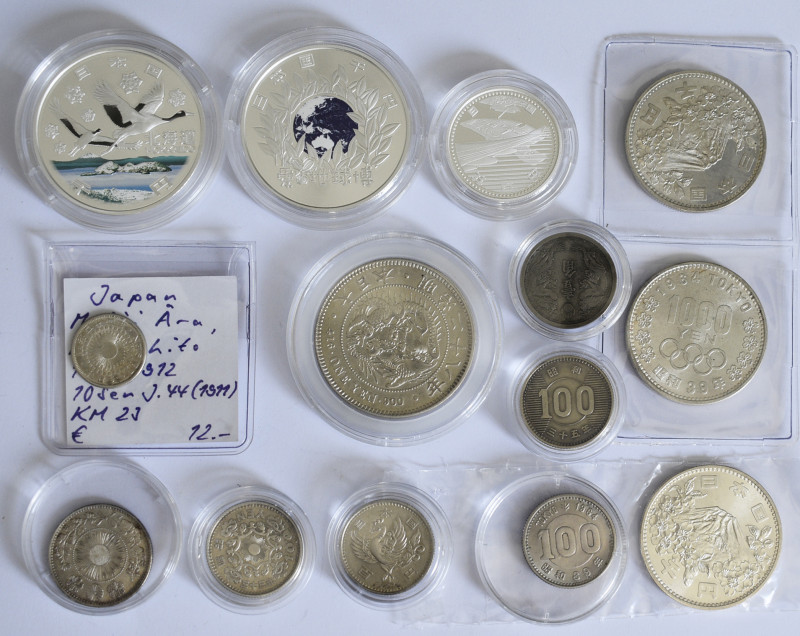 Japan: Das Land der aufgehender Sonne: Lot 14 Münzen, dabei zum Beispiel: 1 Yen ...