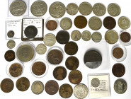 Großbritannien: Lot Alt-England mit Kupfer und Silbermünzen. Dabei 2 x Crown 1889, Crown 1935 und 1951, Penny 1797, 3 Pence 1887, ½ Pence 1770. Darunt...