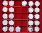 Tschechien: Lot 22 Gedenkmünzen zu je 200 Kc, davon 11 x in st und 11 x pp. Die PP Münzen sind ohne Zertifikate und ohne Etuis.
 [differenzbesteuert]...
