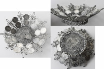 Varia, Sonstiges: Silber Schale / Anbieterschale Art Deco aus Silber, besetzt mit 21 x ½ Mark Stücken des Kaiserreiches. Da das jüngste Stück aus 1915...