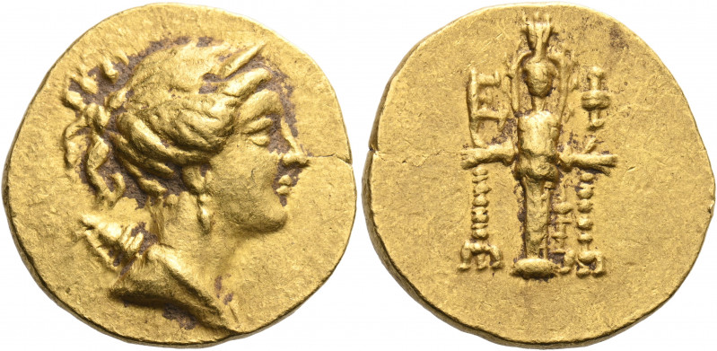 IONIA. Ephesos. Circa 123-119 BC. Stater (Gold, 19 mm, 8.50 g, 12h). Draped bust...