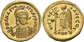 Anastasius I, 491-518. Solidus (Gold, 20 mm, 4.45 g, 6 h), Constantinople, I = 10th officina, 498. D N ANASTA-SIVS P P AVC Helmeted and cuirassed bust...
