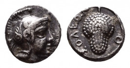 Cilicia. Soloi 410-375 BC.Obol AR

Helmeted head of Athena right / Grape bunch on vine.

SNG Aulock 5872.

Condition: Very Fine

Weight: 0.8 g...