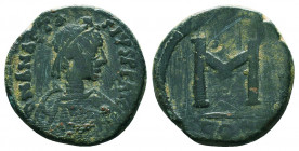 Byzantine Coins, 7th - 13th Centuries
Anastasius I. 491-518. Æ Half Follis 
Condition: Very Fine

Weight: 8.8 gr
Diameter: 23 mm