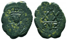 Byzantine Coins, 7th - 13th Centuries
Héraclius (610-641), AE 1/2 follis,
Condition: Very Fine

Weight: 6.0 gr
Diameter: 28 mm
