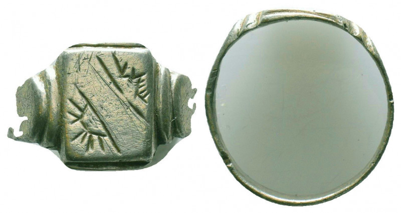 Ancient Roman Silver Ring, Ar

Condition: Very Fine

Weight: 4.3 gr
Diamete...