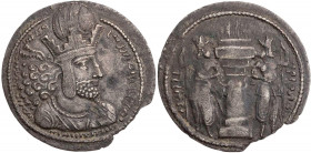 SASANIDEN
Shapur I., 240-270 n. Chr. AR-Drachme Vs.: Büste in Ornat mit Krone n. r., Rs.: Feueraltar zwischen zwei Wächtern SNS Typ IIc/1a. 4.05 g. d...