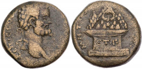 KAPPADOKIEN KAISAREIA / CAESAREA
Septimius Severus, 193-211 n. Chr. AE-Triassarion 194/195 n. Chr. (= Jahr 3) Vs.: Kopf mit Lorbeerkranz n. r., Rs.: ...