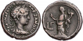 ÄGYPTEN ALEXANDRIA
Severus Alexander, 222-235 n. Chr. BI-Tetradrachme 223/224 n. Chr. (= Jahr 3) Vs.: gepanzerte und drapierte Büste mit Lorbeerkranz...