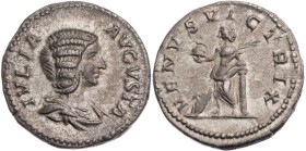 RÖMISCHE KAISERZEIT
Iulia Domna, Gemahlin des Septimius Severus, 193-211 n. Chr. AR-Denar 196-211 n. Chr. Rom Vs.: IVLIA AVGVSTA, drapierte Büste n. ...