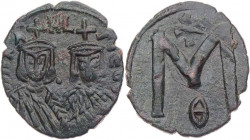 BYZANZ
Michael II. der Amorier mit Theophilos, 821-829. AE-Follis Syrakus Vs.: Büsten in Chlamydes mit Kreuzkronen v. v., Rs.: großes M, oben Kreuz, ...