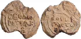 Theodoros, Trakteutes Helenopontu, um 600-650. Bleisiegel Vs.: 5 Zeilen Schrift, Rs.: 4 Zeilen Schrift wohl unpubliziert. 11.38 g. RR beige Patina, Sc...